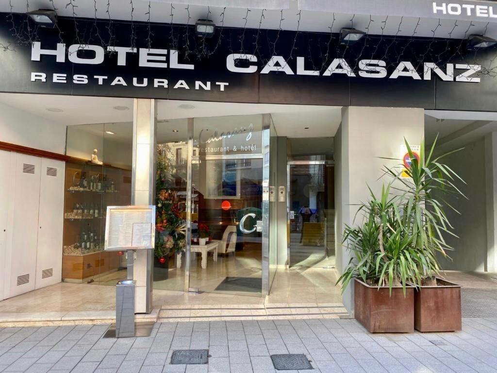 Hotel Calasanz Molins de Rei Exteriér fotografie