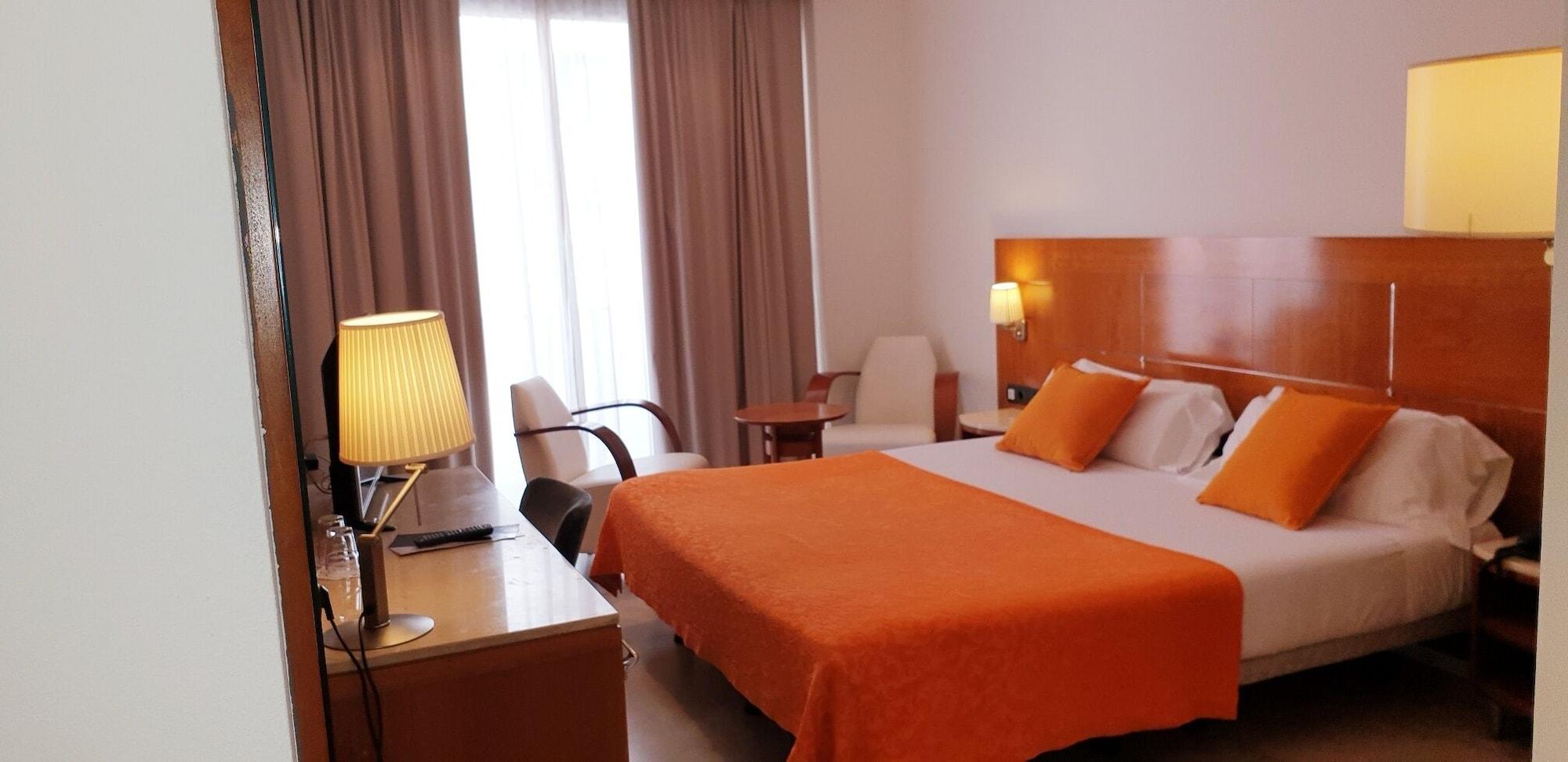 Hotel Calasanz Molins de Rei Exteriér fotografie