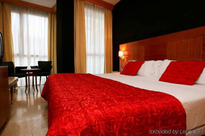 Hotel Calasanz Molins de Rei Pokoj fotografie