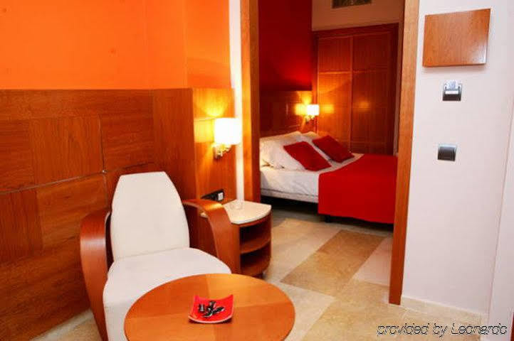 Hotel Calasanz Molins de Rei Pokoj fotografie