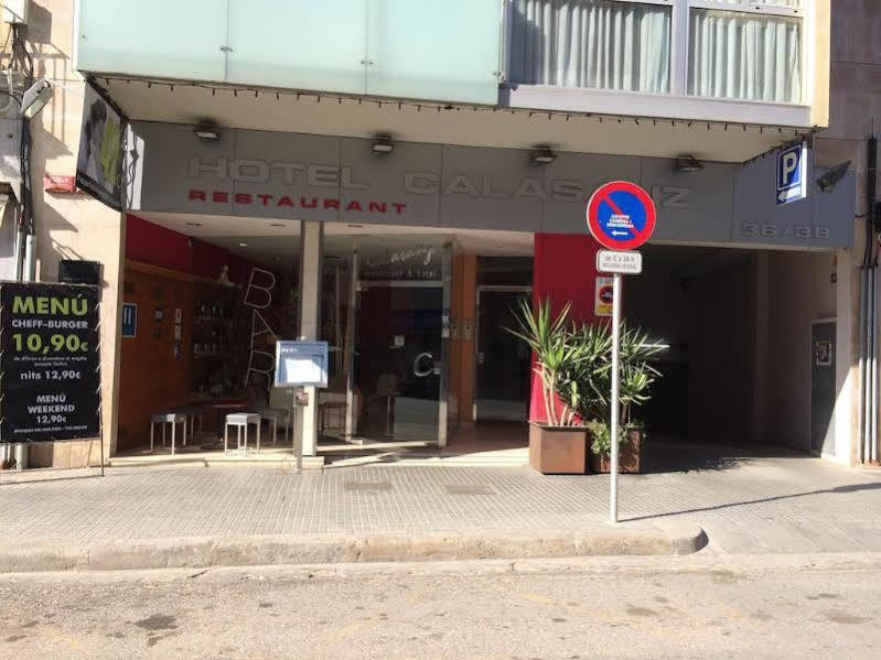 Hotel Calasanz Molins de Rei Exteriér fotografie
